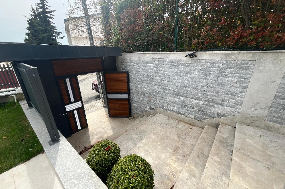Zekeriyaköy'de Özel Dekorasyonlu, 4+1 Kiralık Villa