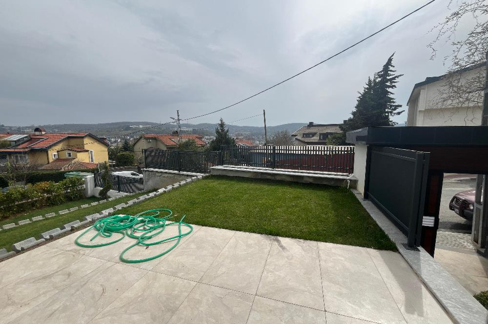Zekeriyaköy'de Özel Dekorasyonlu, 4+1 Kiralık Villa