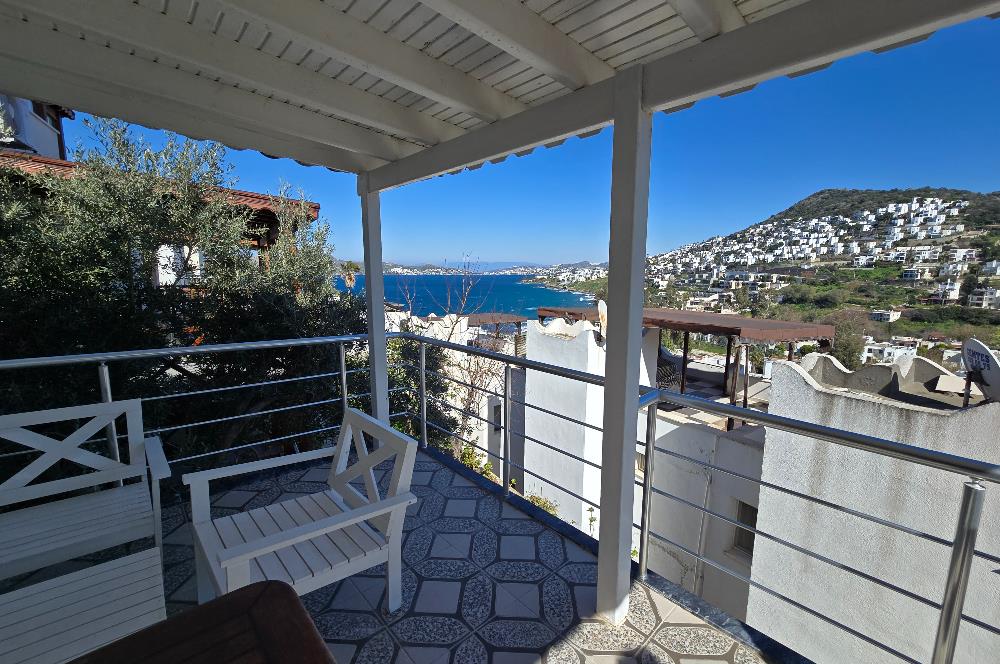 Bodrum Yalıkavak' ta Ferah, Şık ve Deniz Manzaralı  İskeleli Satılık Müstakil Ev