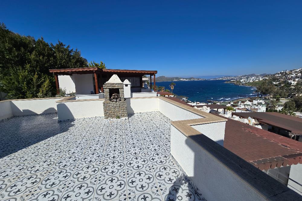 Bodrum Yalıkavak' ta Ferah, Şık ve Deniz Manzaralı  İskeleli Satılık Müstakil Ev