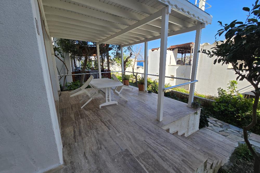 Bodrum Yalıkavak' ta Ferah, Şık ve Deniz Manzaralı  İskeleli Satılık Müstakil Ev