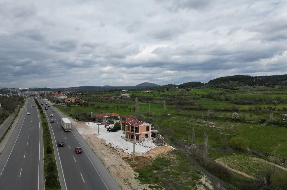 Muğla–Aydın Karayolu Üzerinde Yatırımlık ve Kullanıma 2.466 m² Hazır Arazi