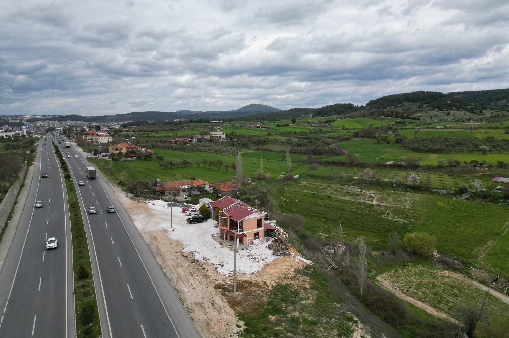 Muğla–Aydın Karayolu Üzerinde Yatırımlık ve Kullanıma 2.466 m² Hazır Arazi