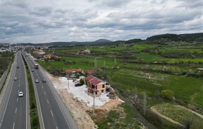 Muğla–Aydın Karayolu Üzerinde Yatırımlık ve Kullanıma 2.466 m² Hazır Arazi