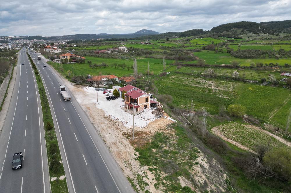 Muğla–Aydın Karayolu Üzerinde Yatırımlık ve Kullanıma 2.466 m² Hazır Arazi