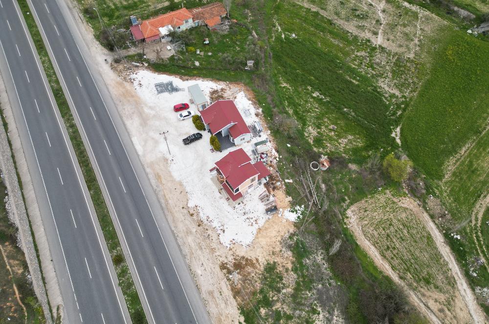 Muğla–Aydın Karayolu Üzerinde Yatırımlık ve Kullanıma 2.466 m² Hazır Arazi