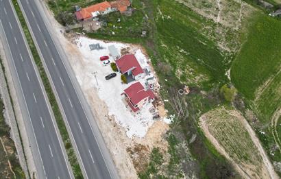 Muğla–Aydın Karayolu Üzerinde Yatırımlık ve Kullanıma 2.466 m² Hazır Arazi