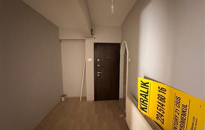 C21 Cius; Şehrin Merkezinde Cadde Üzeri Kiralık 2+1 Daire