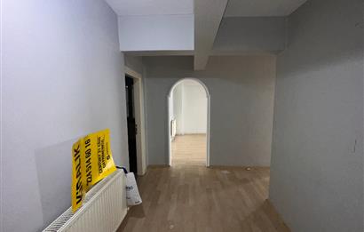 C21 Cius; Şehrin Merkezinde Cadde Üzeri Kiralık 2+1 Daire