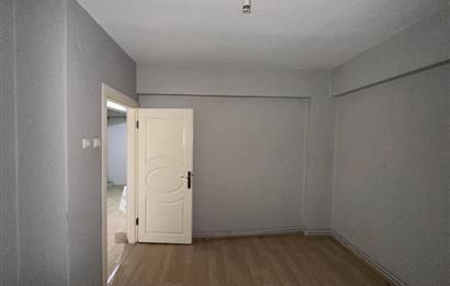 C21 Cius; Şehrin Merkezinde Cadde Üzeri Kiralık 2+1 Daire