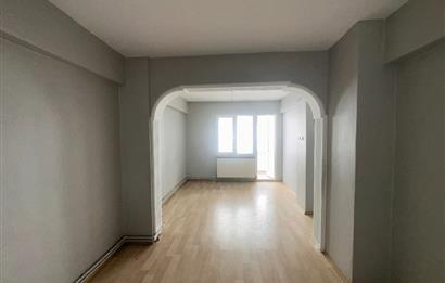 C21 Cius; Şehrin Merkezinde Cadde Üzeri Kiralık 2+1 Daire