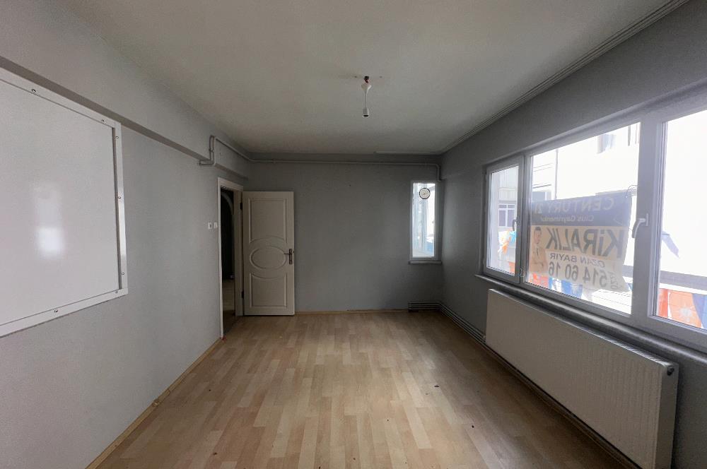 C21 Cius; Şehrin Merkezinde Cadde Üzeri Kiralık 2+1 Daire