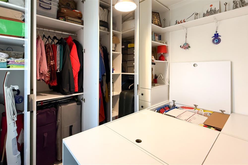 Küçükköyde Havuzlu Sitede Satılık, Lüks ,Yerden Isıtmalı Daire