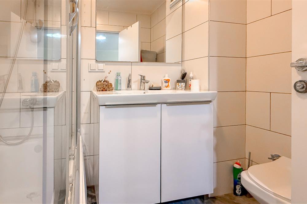 Küçükköyde Havuzlu Sitede Satılık, Lüks ,Yerden Isıtmalı Daire