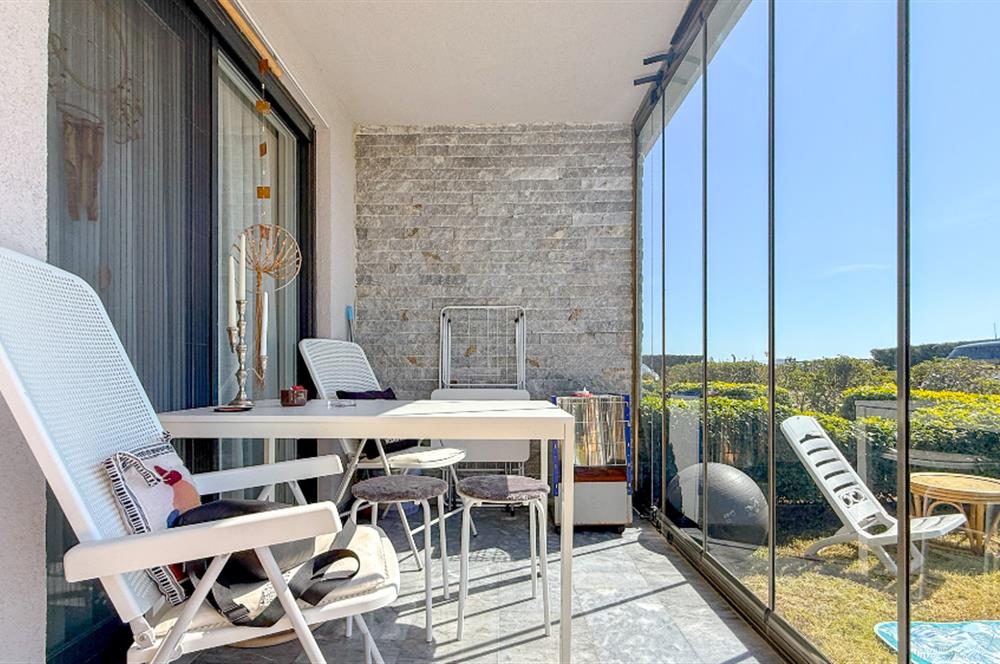 Küçükköyde Havuzlu Sitede Satılık, Lüks ,Yerden Isıtmalı Daire