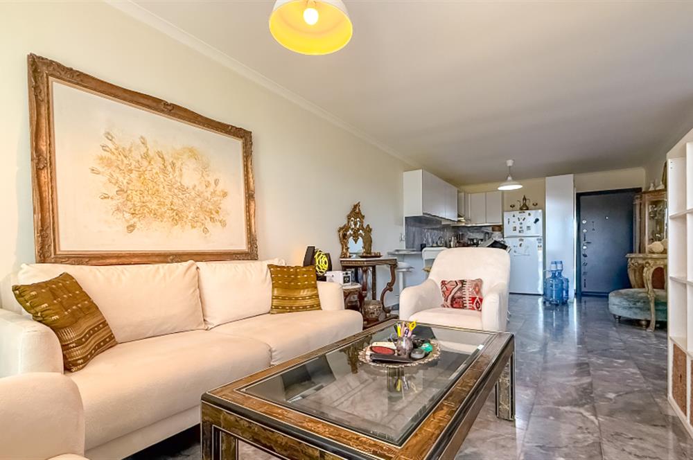 Küçükköyde Havuzlu Sitede Satılık, Lüks ,Yerden Isıtmalı Daire