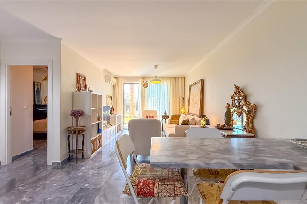 Küçükköyde Havuzlu Sitede Satılık, Lüks ,Yerden Isıtmalı Daire