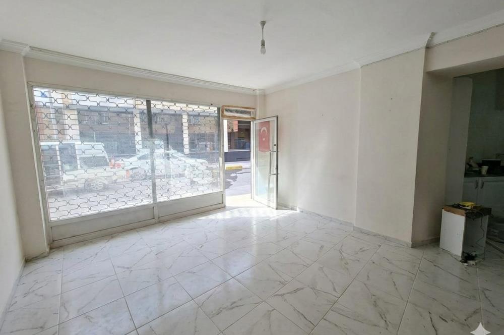 Pendik Alt Kaynarca'da 45 m2 Satılık Dükkan