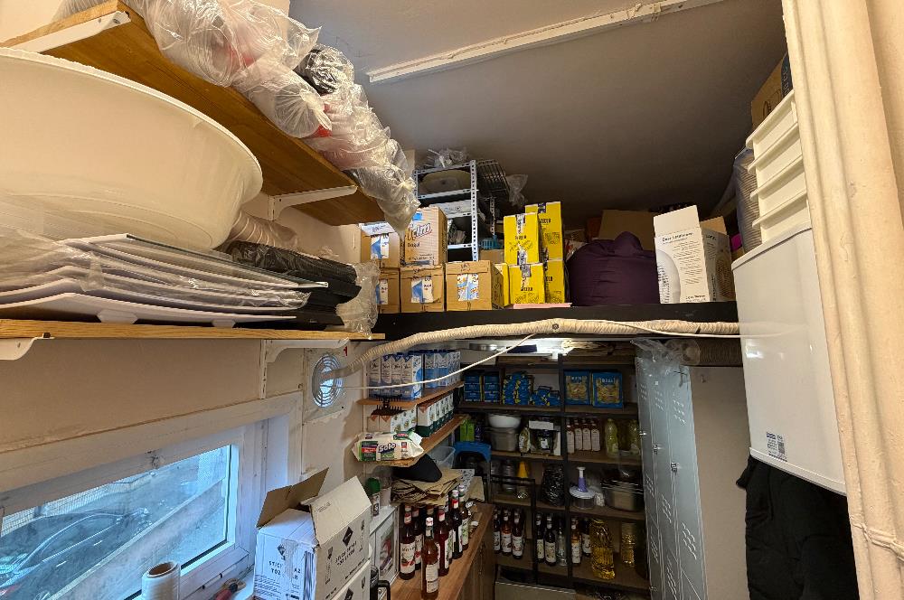 FIRSAT !!! KOZYATAĞI ŞAKACI SOKAKTA KURULU DÜZEN KAFE