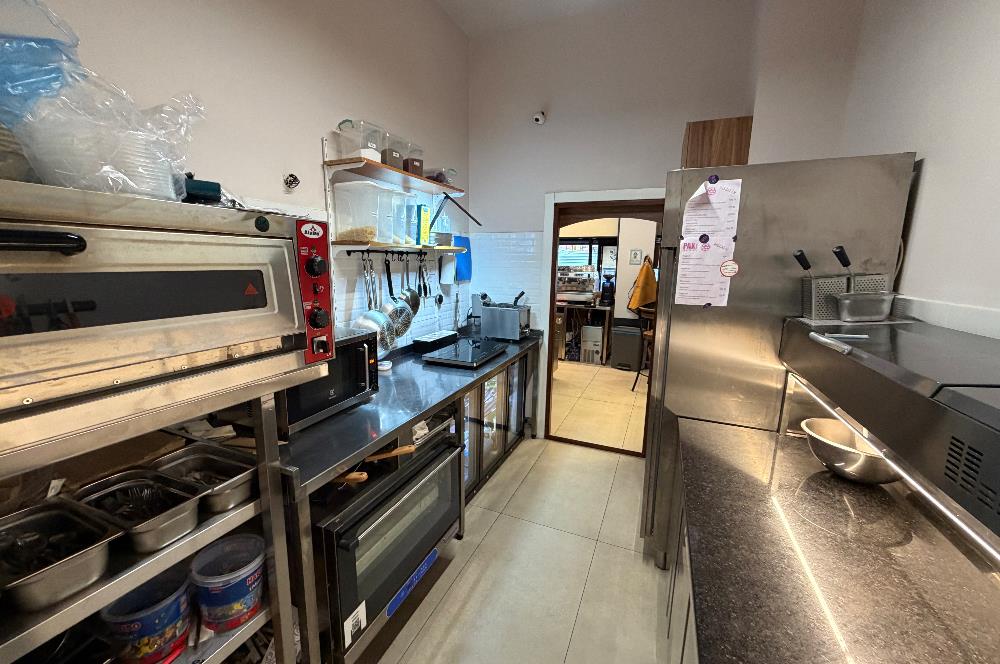 FIRSAT !!! KOZYATAĞI ŞAKACI SOKAKTA KURULU DÜZEN KAFE