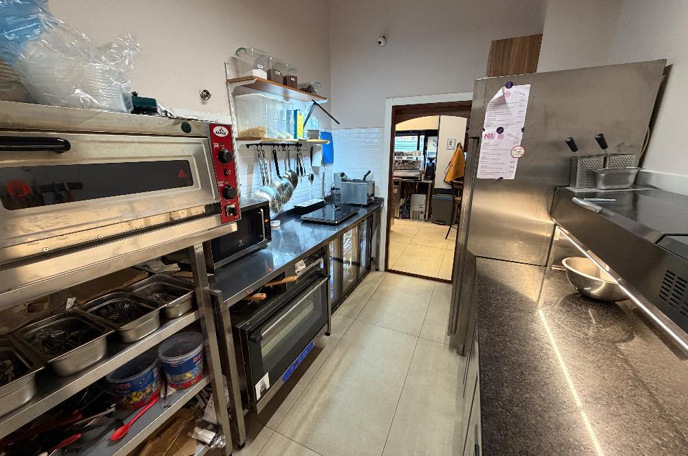 FIRSAT !!! KOZYATAĞI ŞAKACI SOKAKTA KURULU DÜZEN KAFE