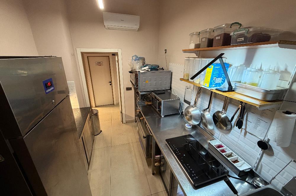 FIRSAT !!! KOZYATAĞI ŞAKACI SOKAKTA KURULU DÜZEN KAFE