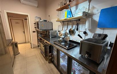 FIRSAT !!! KOZYATAĞI ŞAKACI SOKAKTA KURULU DÜZEN KAFE