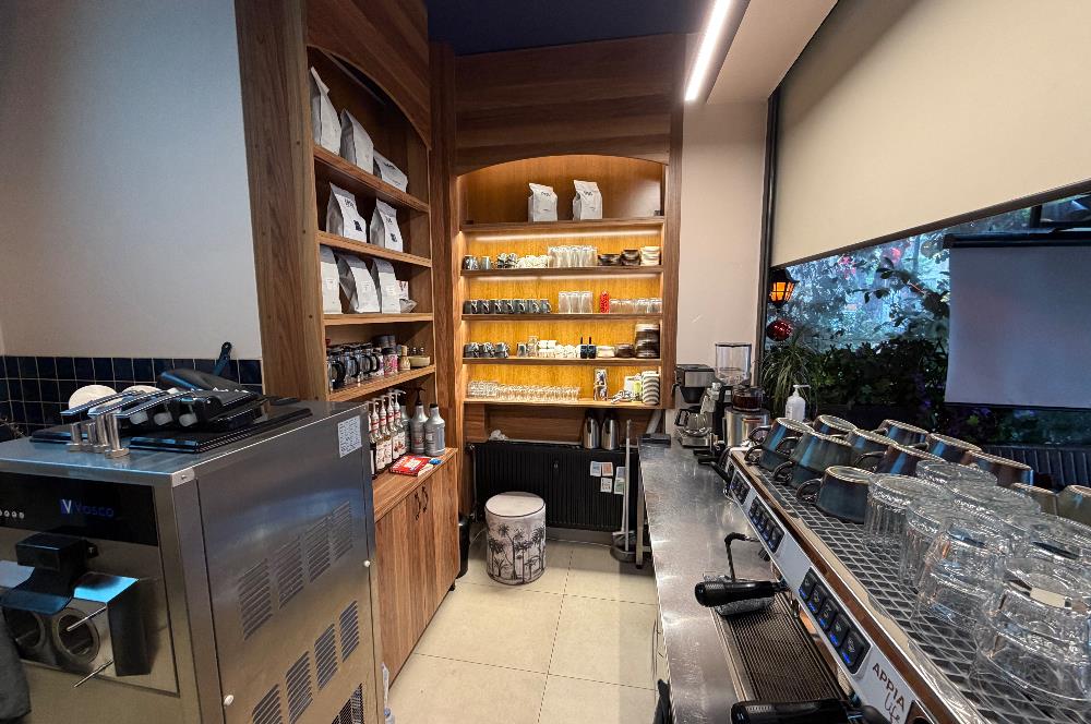 FIRSAT !!! KOZYATAĞI ŞAKACI SOKAKTA KURULU DÜZEN KAFE