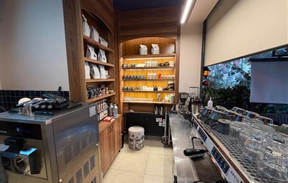 FIRSAT !!! KOZYATAĞI ŞAKACI SOKAKTA KURULU DÜZEN KAFE