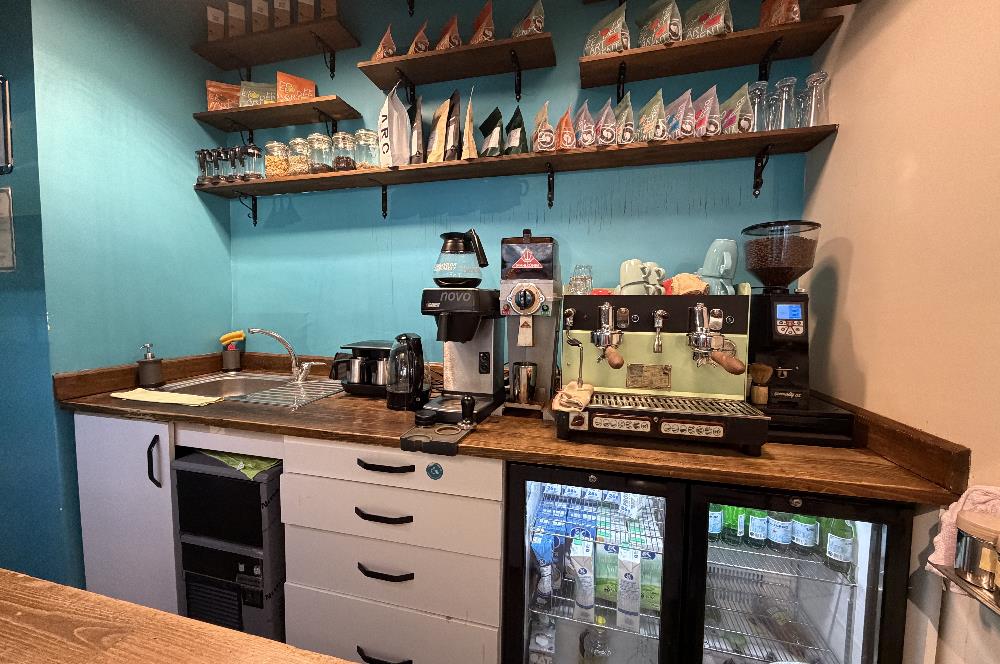 FIRSAT! İSKELE SOKAKTA KİRA AVANTAJLI DEVREN KİRALIK HAZIR KAFE