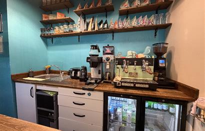 FIRSAT! İSKELE SOKAKTA KİRA AVANTAJLI DEVREN KİRALIK HAZIR KAFE