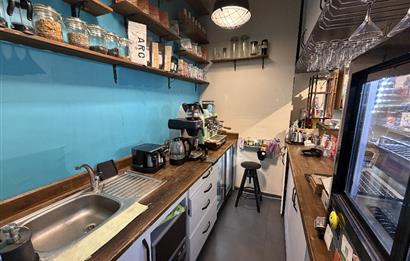 FIRSAT! İSKELE SOKAKTA KİRA AVANTAJLI DEVREN KİRALIK HAZIR KAFE