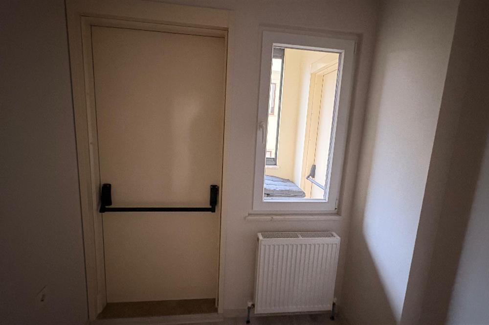 Maltepe Cevizli Mahallesi Yavuz Sokakta Minibüs Yoluna Çok Yakın Konumda, 3+1 KİRALIK DAİRE