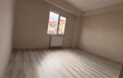 Maltepe Cevizli Mahallesi Yavuz Sokakta Minibüs Yoluna Çok Yakın Konumda, 3+1 KİRALIK DAİRE