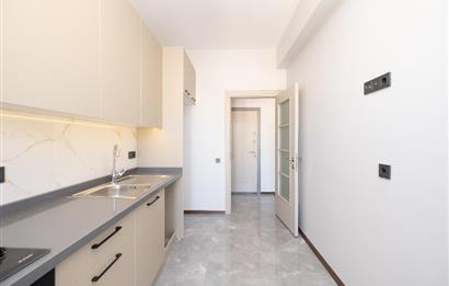 YALI MAHALLESİ'NDE 3+1 90m2 4.KAT OTOPARKLI LÜKS SIFIR DAİRE