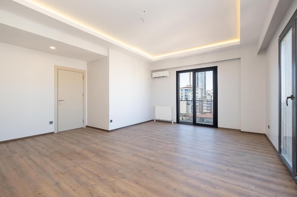 YALI MAHALLESİ'NDE 3+1 90m2 6.KAT OTOPARKLI LÜKS SIFIR DAİRE