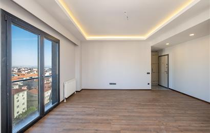 YALI MAHALLESİ'NDE 3+1 90m2 6.KAT OTOPARKLI LÜKS SIFIR DAİRE