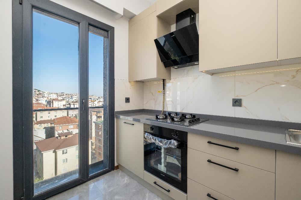 YALI MAHALLESİ'NDE 3+1 90m2 3.KAT OTOPARKLI LÜKS SIFIR DAİRE