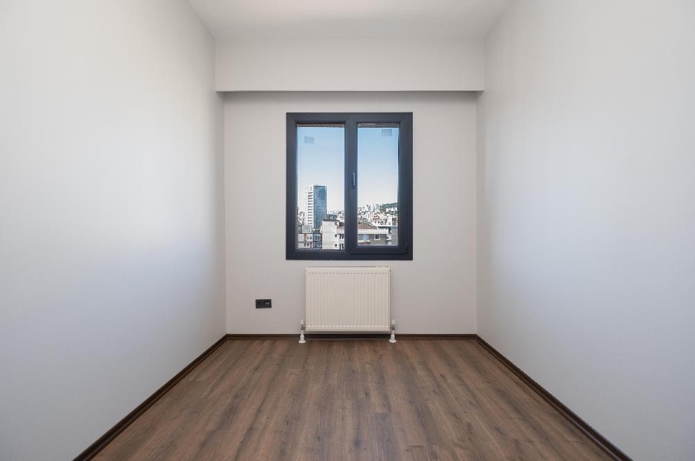 YALI MAHALLESİ'NDE 3+1 90m2 4.KAT OTOPARKLI LÜKS SIFIR DAİRE