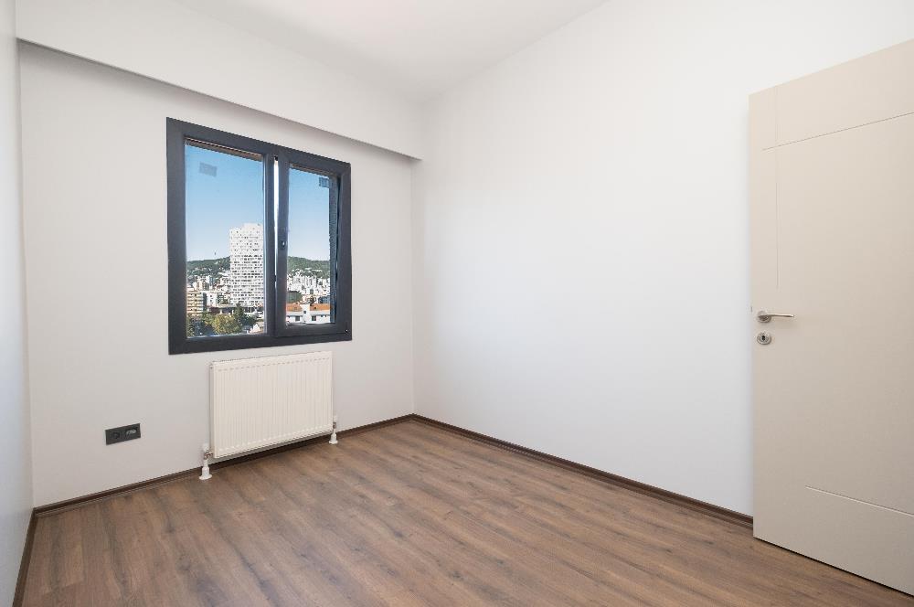 YALI MAHALLESİ'NDE 3+1 90m2 3.KAT OTOPARKLI LÜKS SIFIR DAİRE