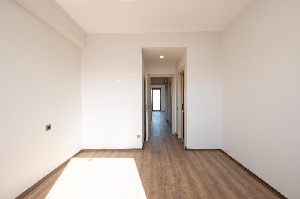 YALI MAHALLESİ'NDE 3+1 90m2 3.KAT OTOPARKLI LÜKS SIFIR DAİRE