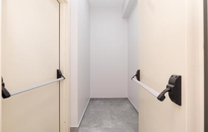 YALI MAHALLESİ'NDE 3+1 90m2 4.KAT OTOPARKLI LÜKS SIFIR DAİRE