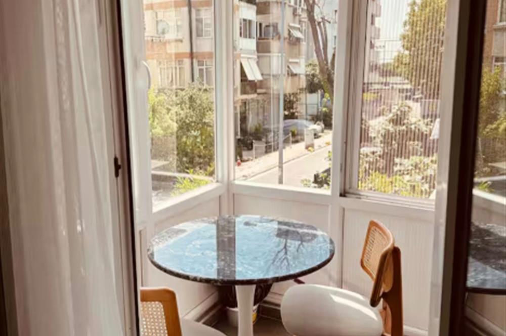 Kadıköy Reşitpaşa Sokak'ta Eşyalı 2+1 Kiralık Daire