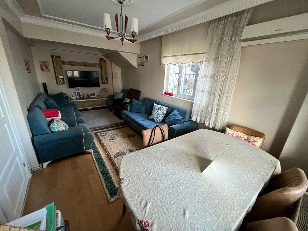 Eyüp Akşemsettin Satılık 3+2 Balkon Ve Bahçeli Fırsat Daire!!!