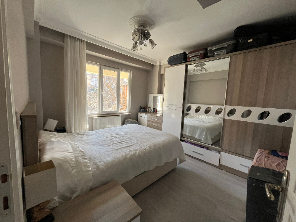 Eyüp Akşemsettin Satılık 3+2 Balkon Ve Bahçeli Fırsat Daire!!!