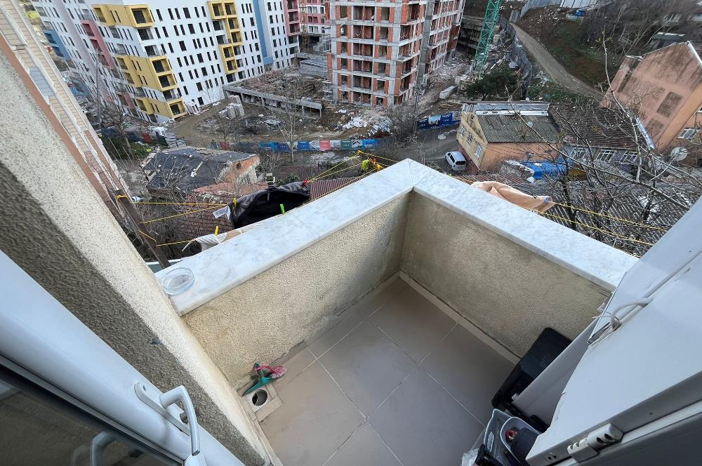 Eyüp Akşemsettin Satılık 3+2 Balkon Ve Bahçeli Fırsat Daire!!!