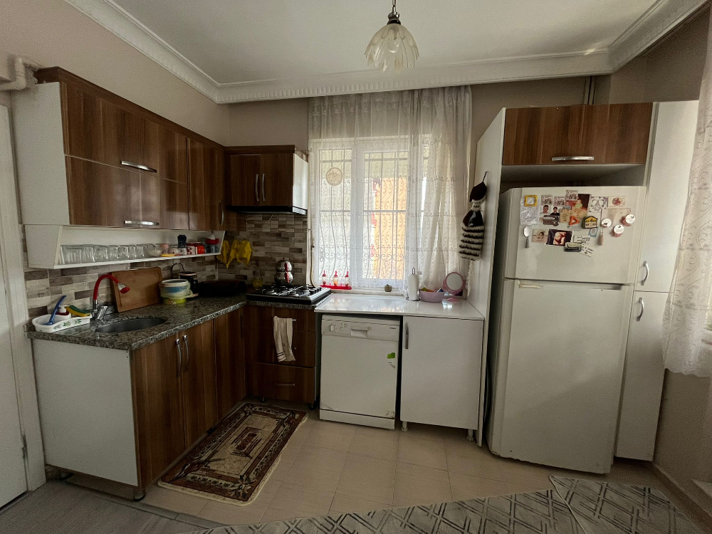 Eyüp Akşemsettin Satılık 3+2 Balkon Ve Bahçeli Fırsat Daire!!!