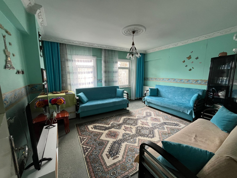 Eyüp Akşemsettin Satılık Cadde Üzeri 3+1 Fırsat Yatırımlık Daire