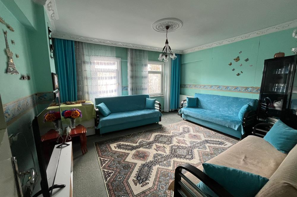 Eyüp Akşemsettin Satılık Cadde Üzeri 3+1 Fırsat Yatırımlık Daire