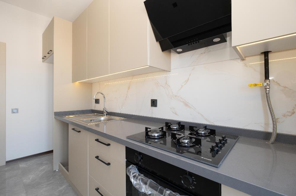 YALI MAHALLESİ'NDE 3+1 90m2 7.KAT OTOPARKLI LÜKS SIFIR DAİRE